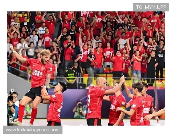 成都中超对新鹏城四战不败进三球